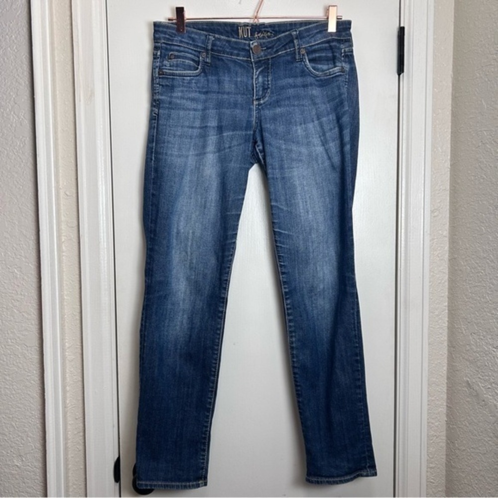 Kut from the Kloth women’s relaxed fit blue denim jeans size 4 (fits like 32x29)